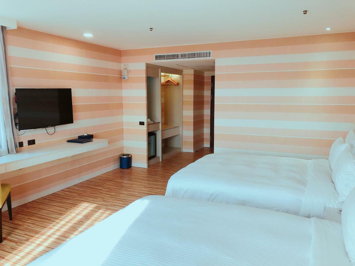 Wemeet Hotel Pingtung Exterior foto